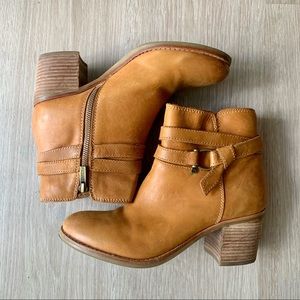 Sperry Chelton Booties, tan size 8